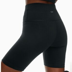 NWT Aritzia TNA Hold It Hi-Rise Atmosphere 7” Biker Short Black- Size XS